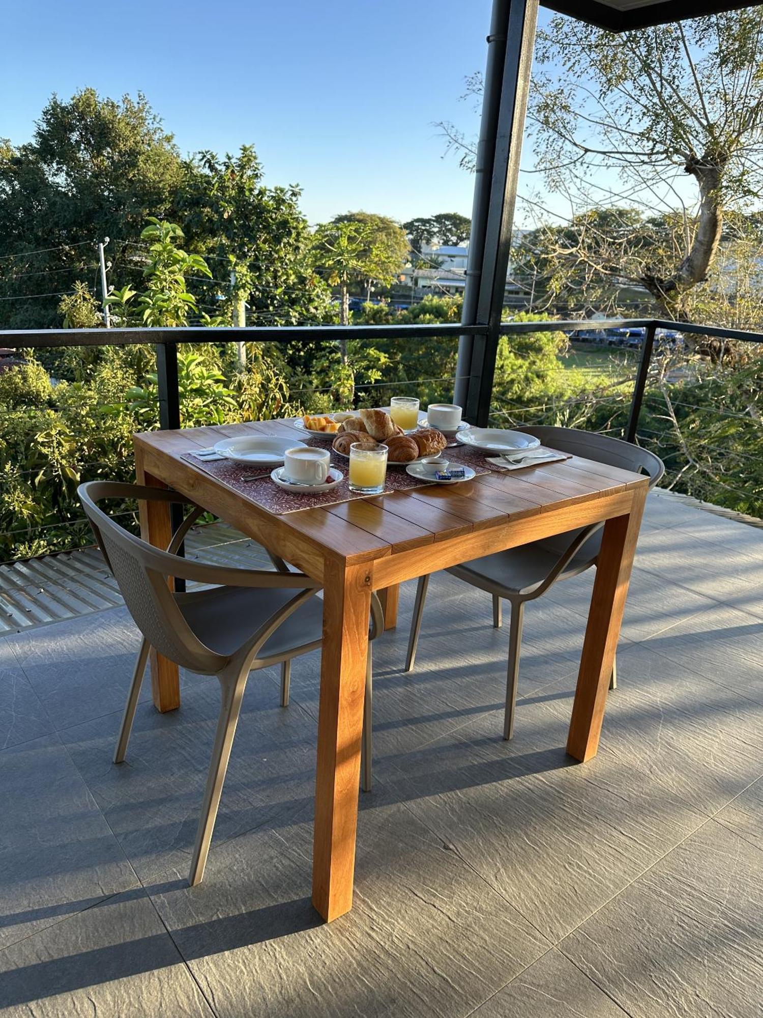 Ononui Lodge Airport, Ocean-View, Private Bathroom And Balcony, Free Wifi And Parking, On-Site Car Rental Fa'a'ā Extérieur photo
